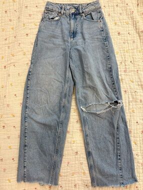 Garage Light Wash Distressed High-Rise baggy cutout Jeans